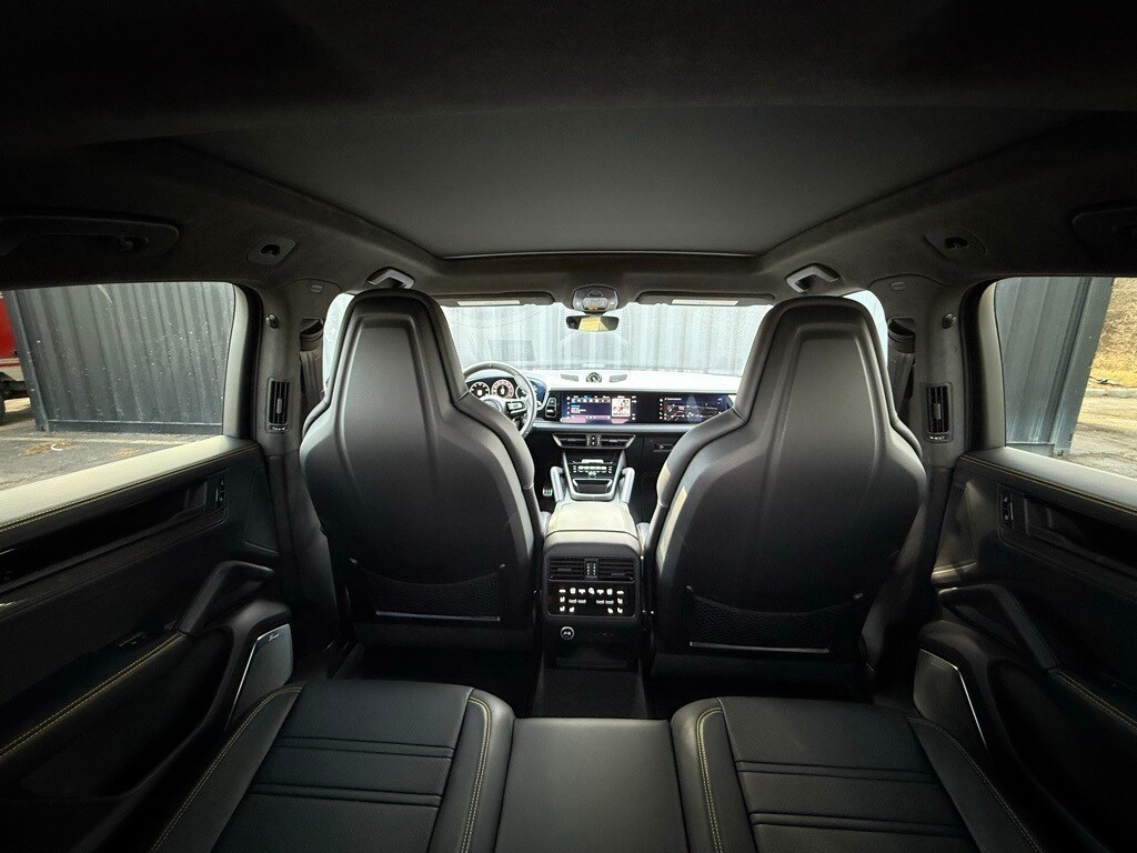2025 PORSCHE CAYENNE - Image 16