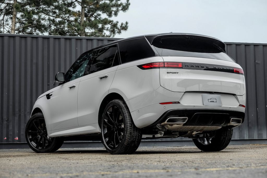 New 2026 Land Rover Range Rover Sport P400 Dynamic SE SUV