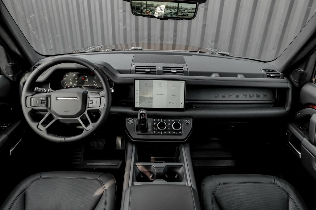 2025 LAND ROVER DEFENDER - Image 22