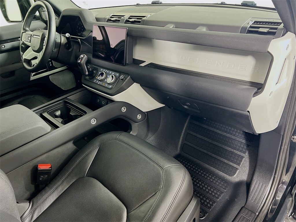 2023 LAND ROVER DEFENDER - Image 32