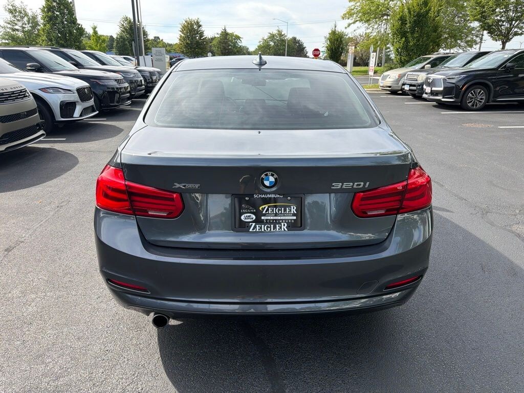 Used 2018 BMW 320i xDrive Sedan