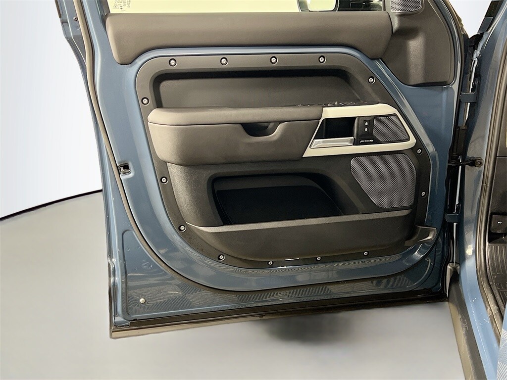2024 LAND ROVER DEFENDER - Image 18
