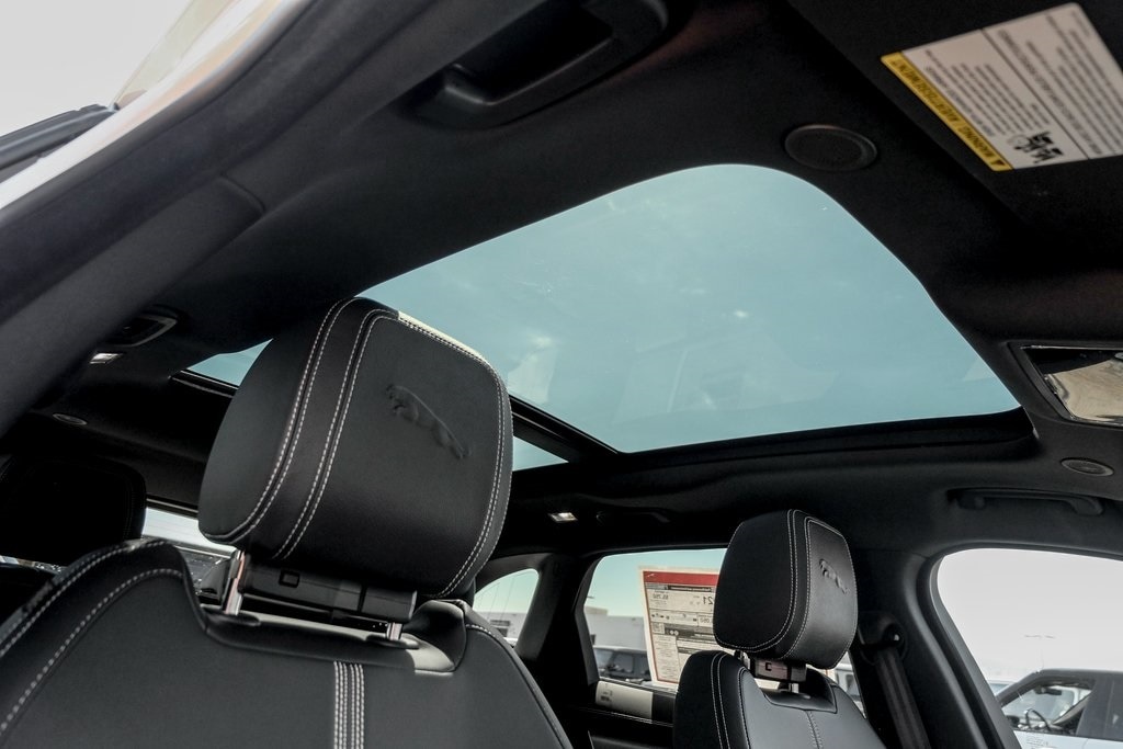 2025 JAGUAR F-PACE - Image 22