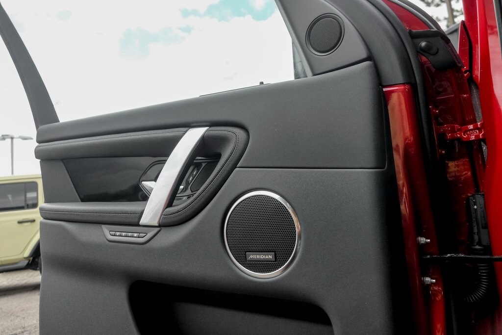 2025 LAND ROVER DISCOVERY SPORT - Image 11