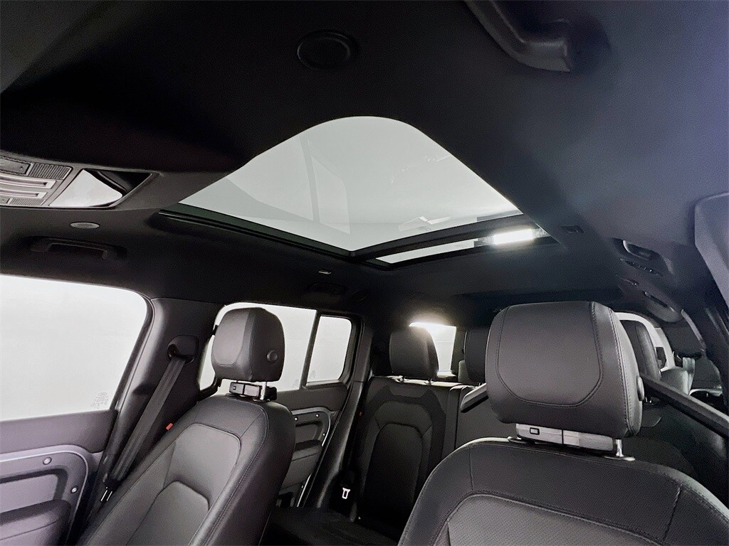 2024 LAND ROVER DEFENDER - Image 22