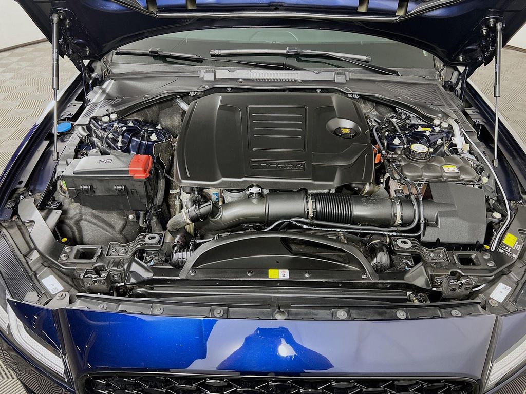 2024 Jaguar XF R-Dynamic SE - Photo 32