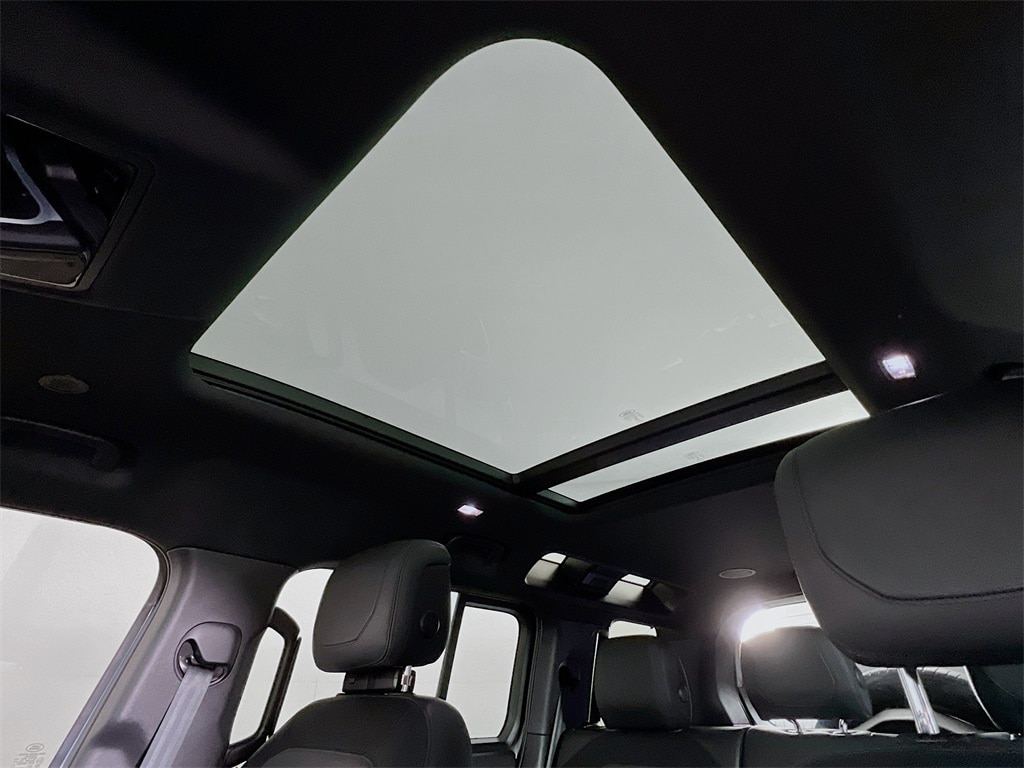 2023 LAND ROVER DEFENDER - Image 23