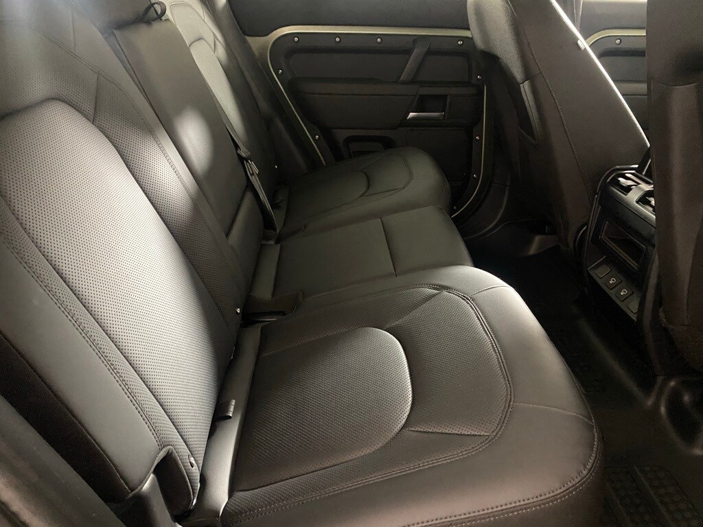 2025 LAND ROVER DEFENDER - Image 28