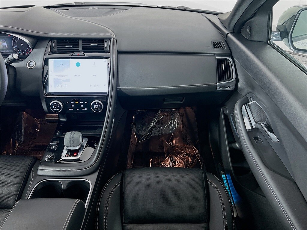 2024 JAGUAR E-PACE - Image 25