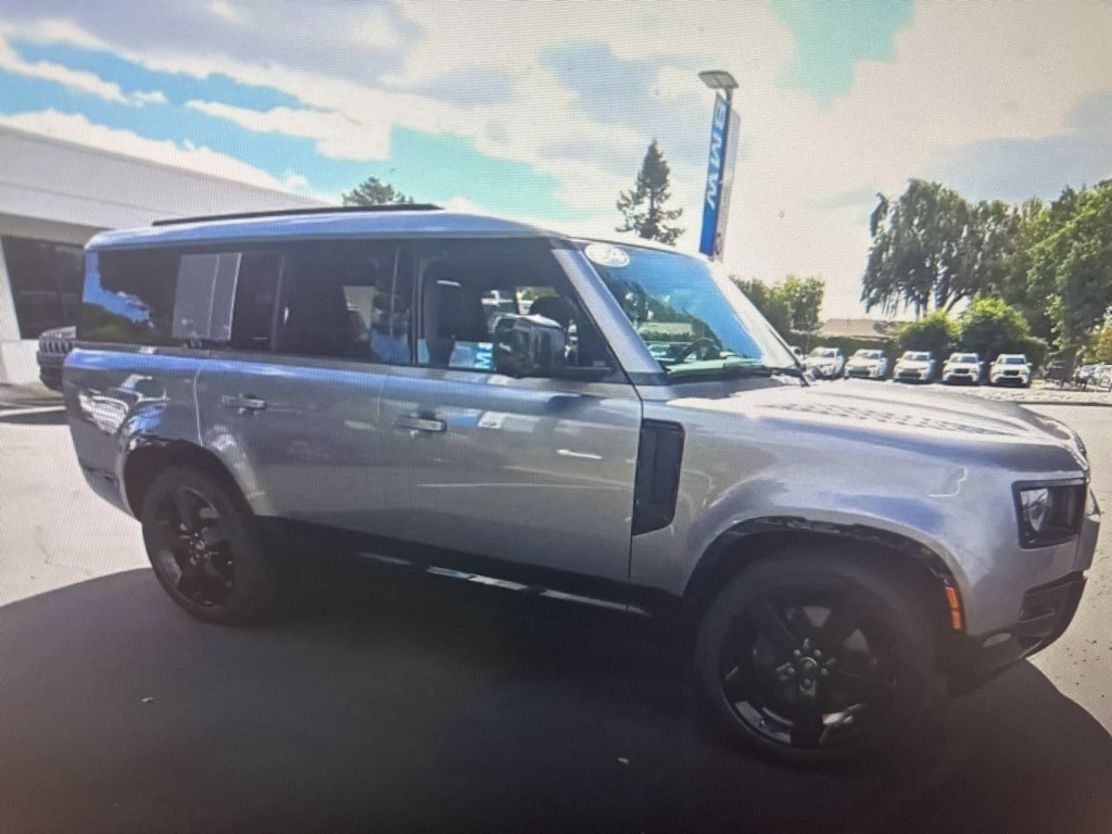 Used 2024 Land Rover Defender 130 X-Dynamic SE SUV