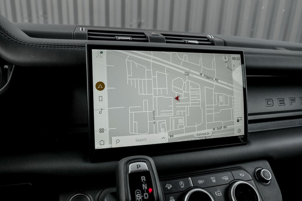 2025 LAND ROVER DEFENDER - Image 13