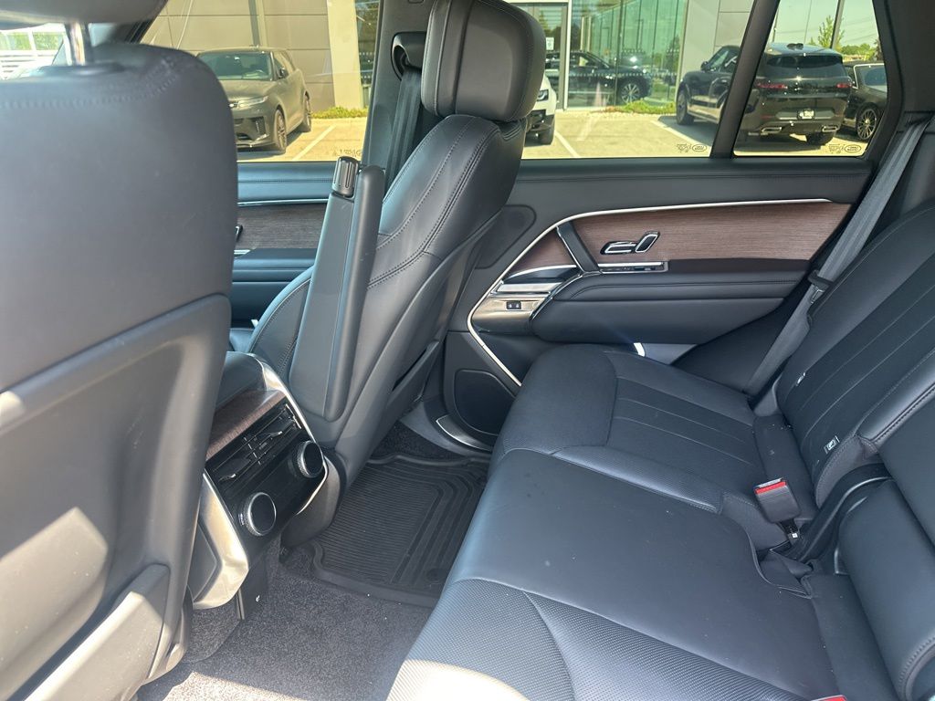 2024 Land Rover Range Rover SE - Photo 10