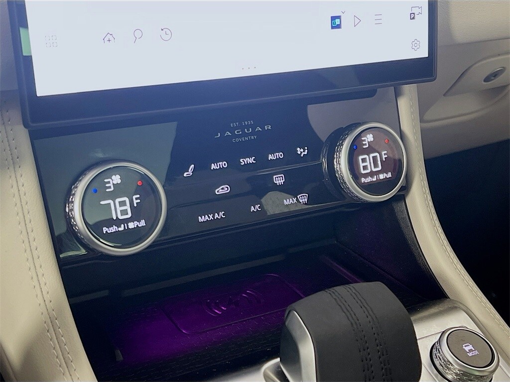 2025 JAGUAR F-PACE - Image 16