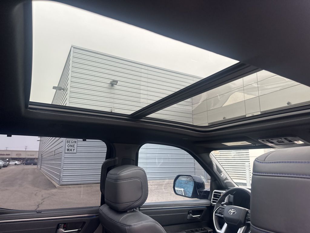 2024 TOYOTA TUNDRA - Image 11