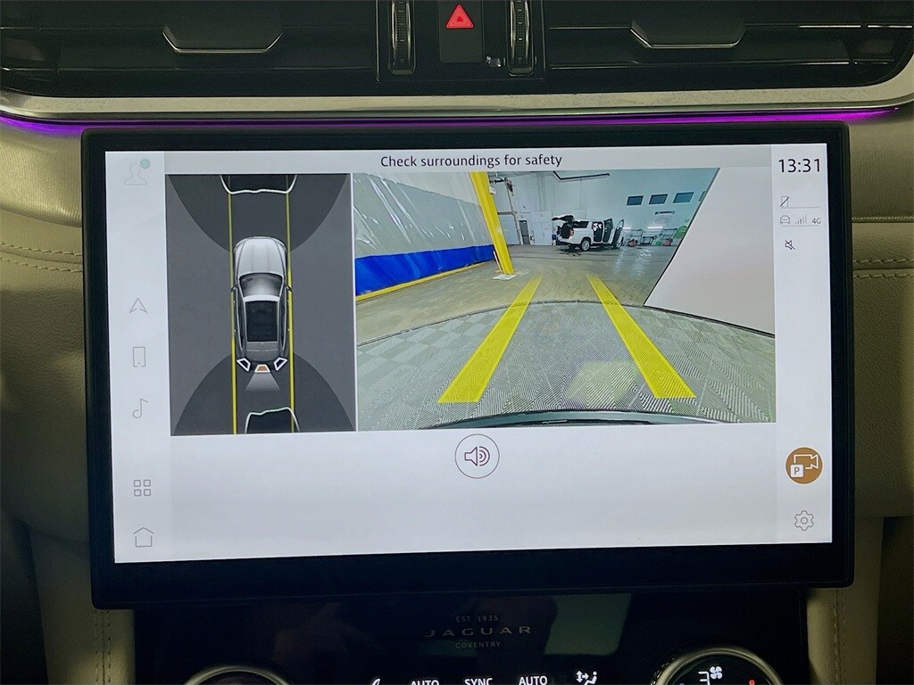 2025 JAGUAR F-PACE - Image 14