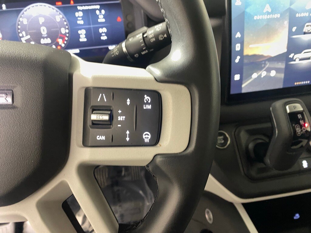 2025 LAND ROVER DEFENDER - Image 15