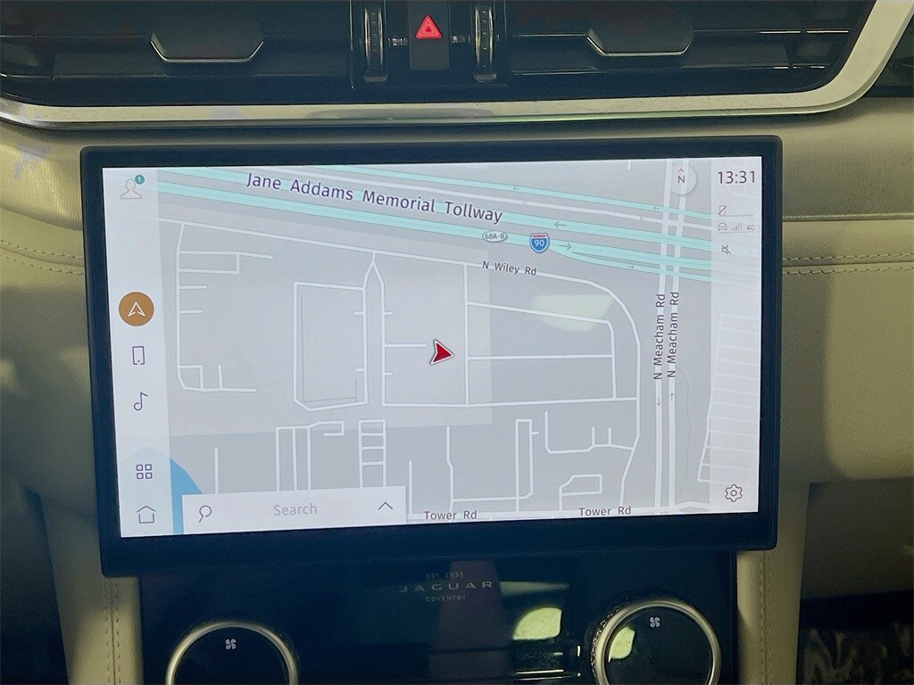 2025 JAGUAR F-PACE - Image 13