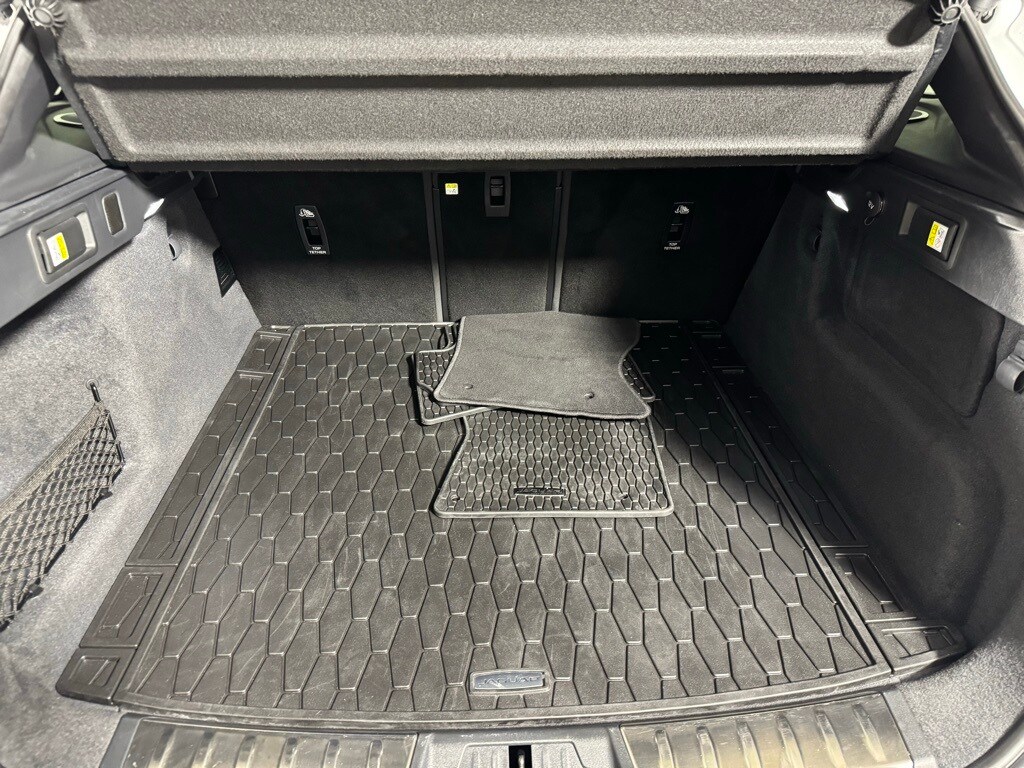 2025 JAGUAR F-PACE - Image 29