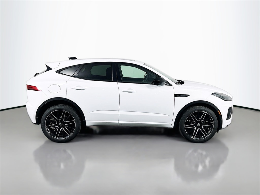 2024 JAGUAR E-PACE - Image 4
