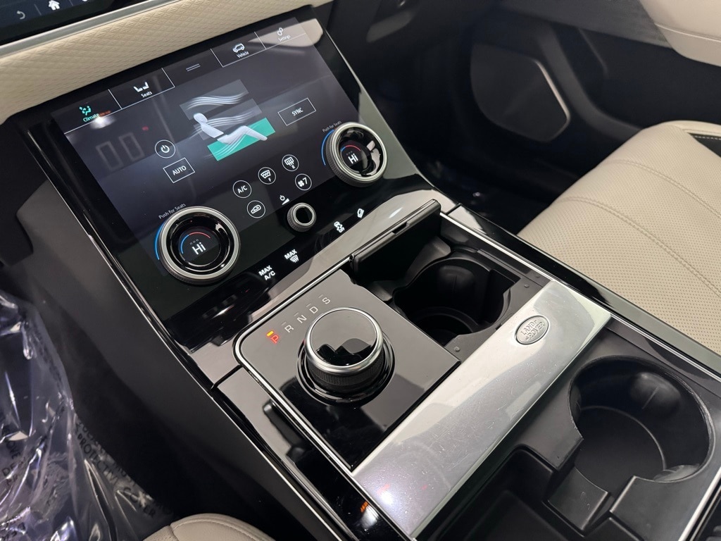 2019 LAND ROVER RANGE ROVER VELAR - Image 24