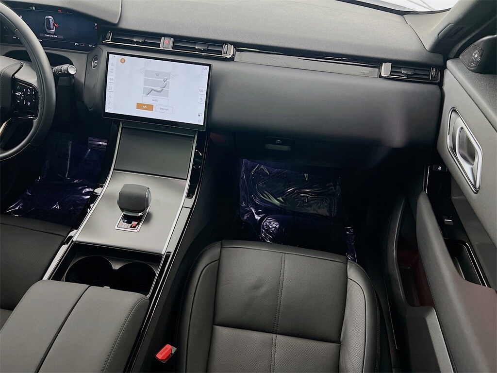 2025 LAND ROVER RANGE ROVER VELAR - Image 25