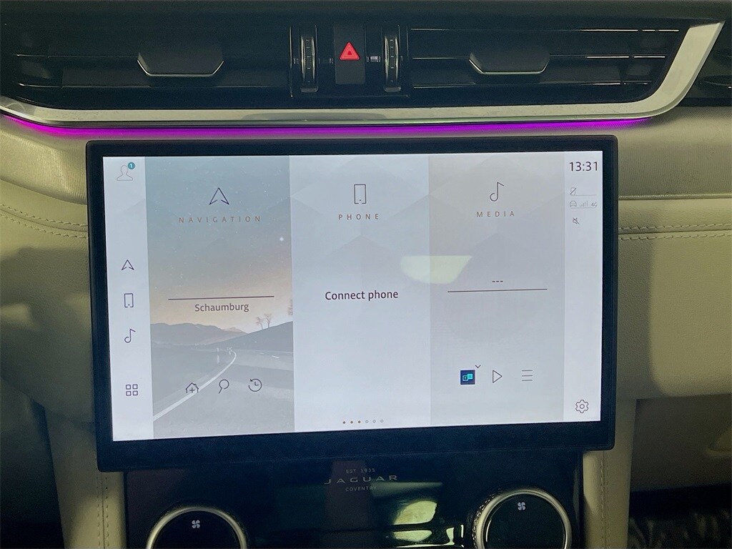 2025 JAGUAR F-PACE - Image 15