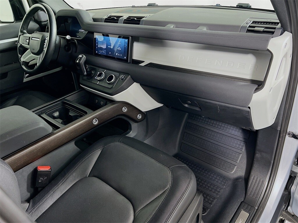 2023 LAND ROVER DEFENDER - Image 31