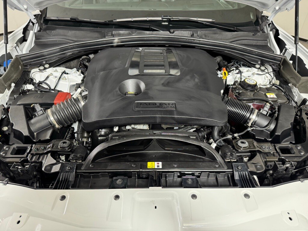 2025 JAGUAR F-PACE - Image 31