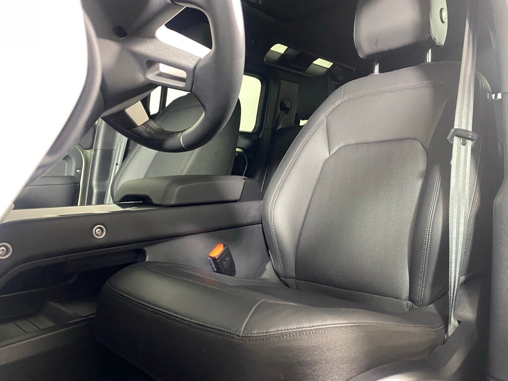 2025 LAND ROVER DEFENDER - Image 12