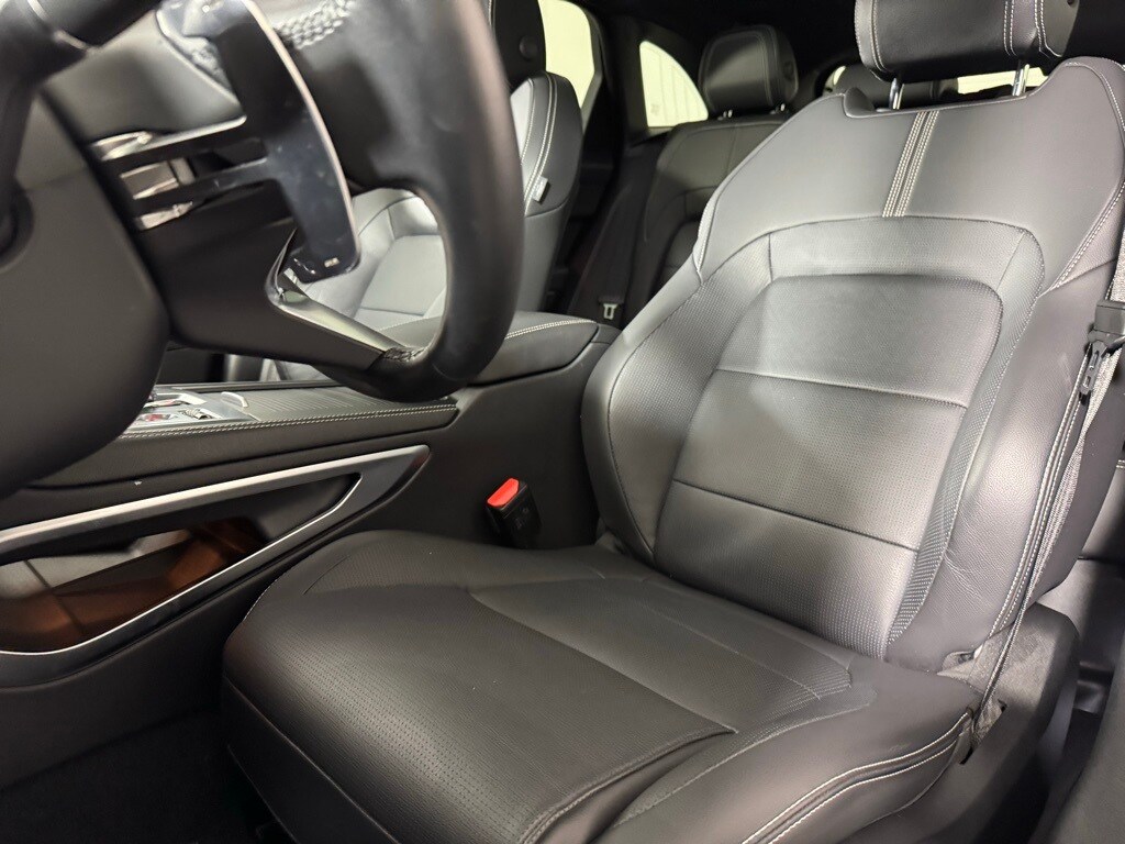 2026 JAGUAR F-PACE - Image 19