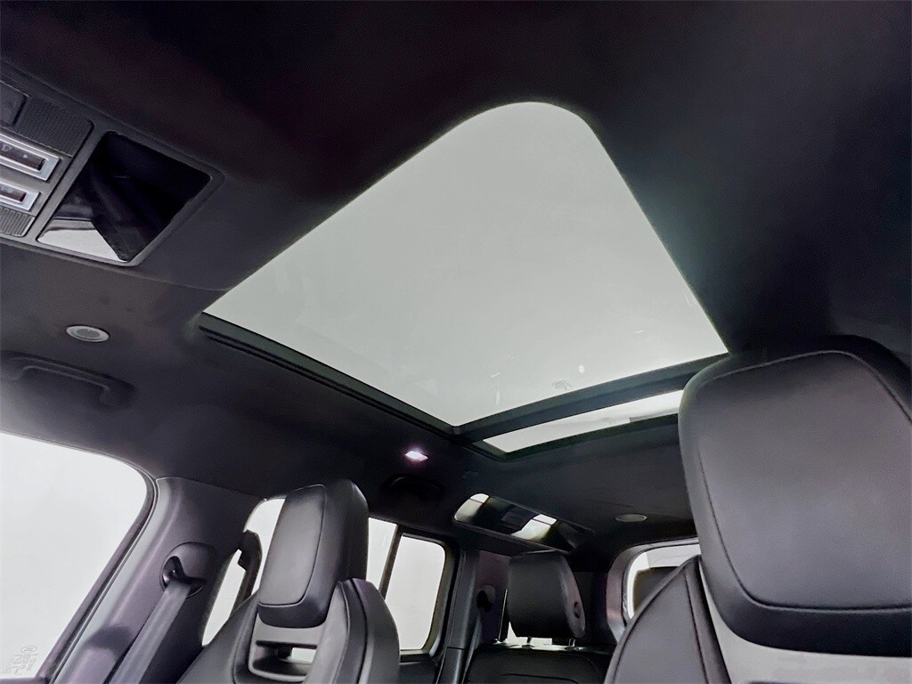 2025 LAND ROVER DEFENDER - Image 23