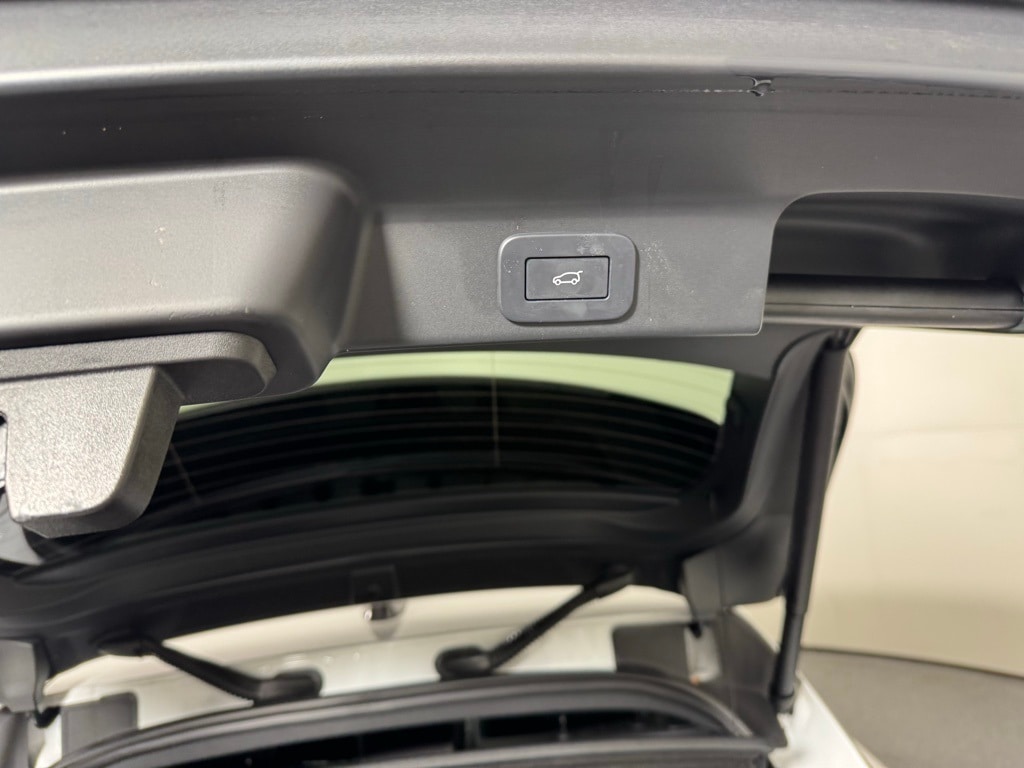 2026 JAGUAR F-PACE - Image 35