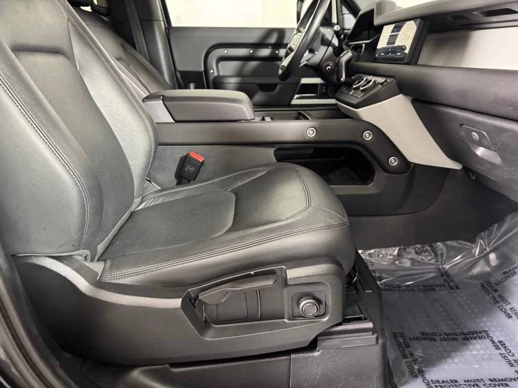 2024 LAND ROVER DEFENDER - Image 31