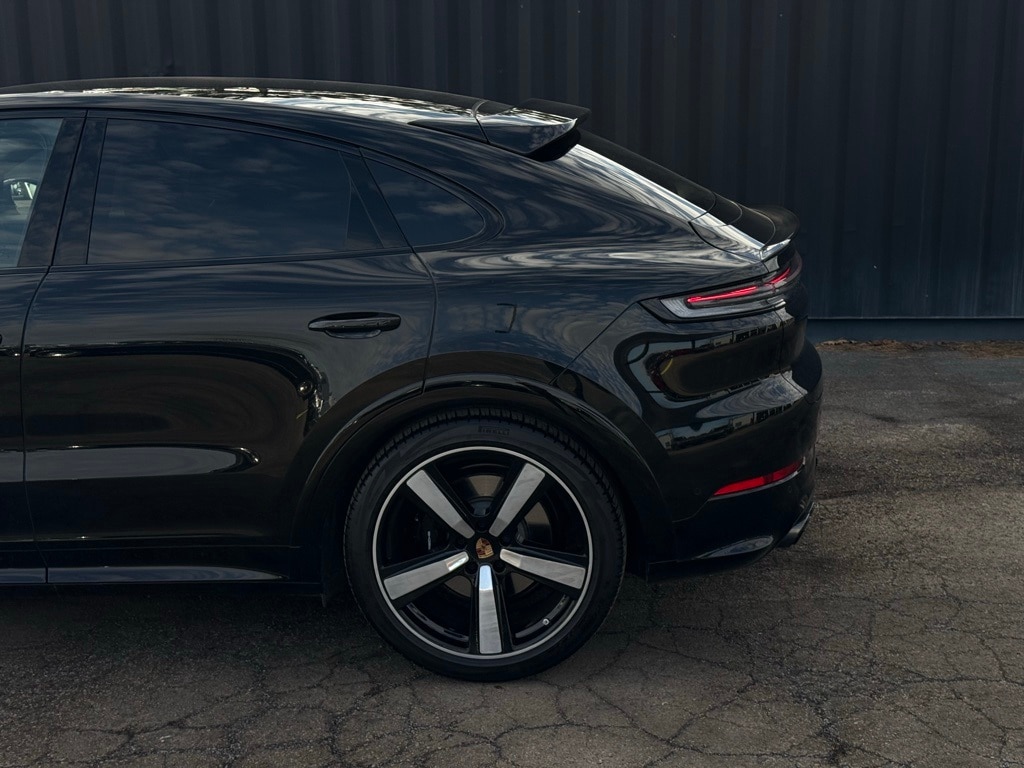 2025 PORSCHE CAYENNE - Image 8