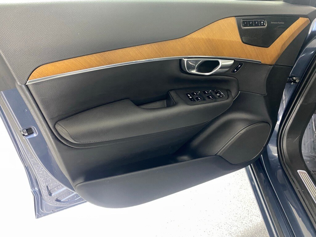 2022 VOLVO XC90 - Image 11