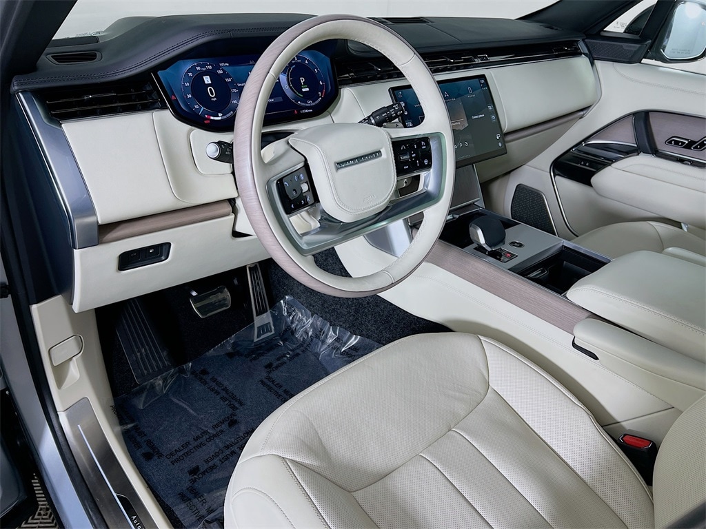 2025 LAND ROVER RANGE ROVER - Image 9