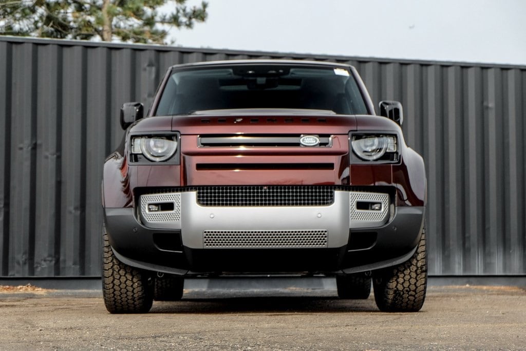 2025 LAND ROVER DEFENDER - Image 5