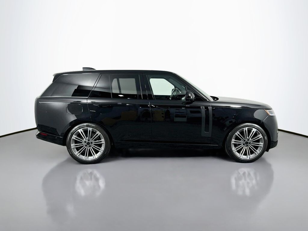 Certified 2025 Land Rover Range Rover P530 SE SUV