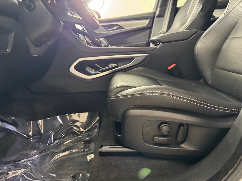 2025 JAGUAR F-PACE - Image 13