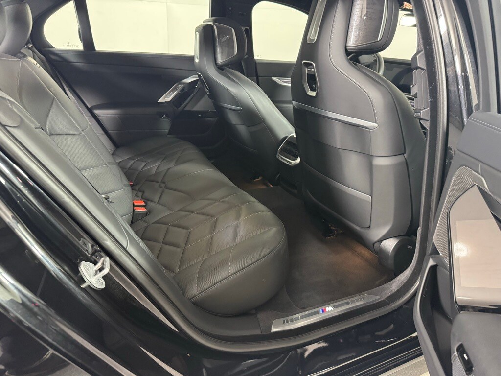 2025 BMW 740I - Image 31