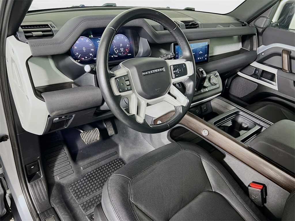 2023 LAND ROVER DEFENDER - Image 9