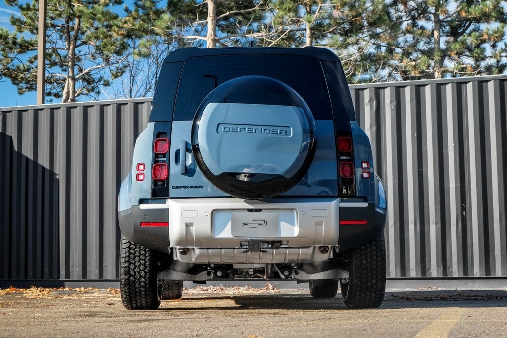 2025 LAND ROVER DEFENDER - Image 8