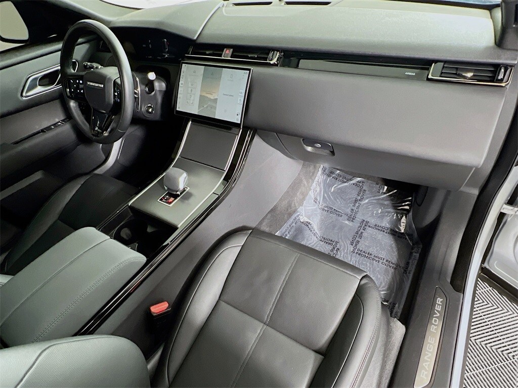 2025 LAND ROVER RANGE ROVER VELAR - Image 30