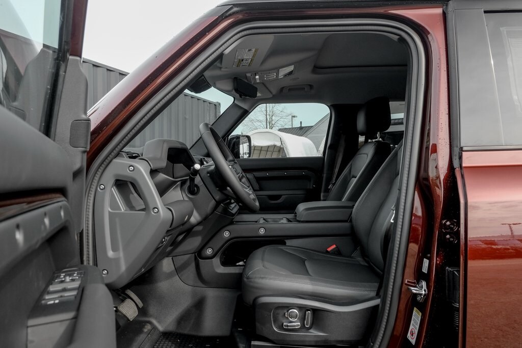 2025 LAND ROVER DEFENDER - Image 10