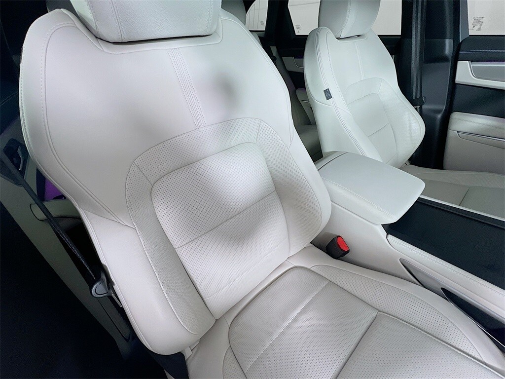 2025 JAGUAR F-PACE - Image 30