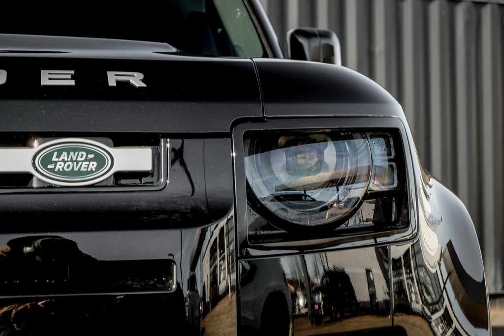 2025 LAND ROVER DEFENDER - Image 6