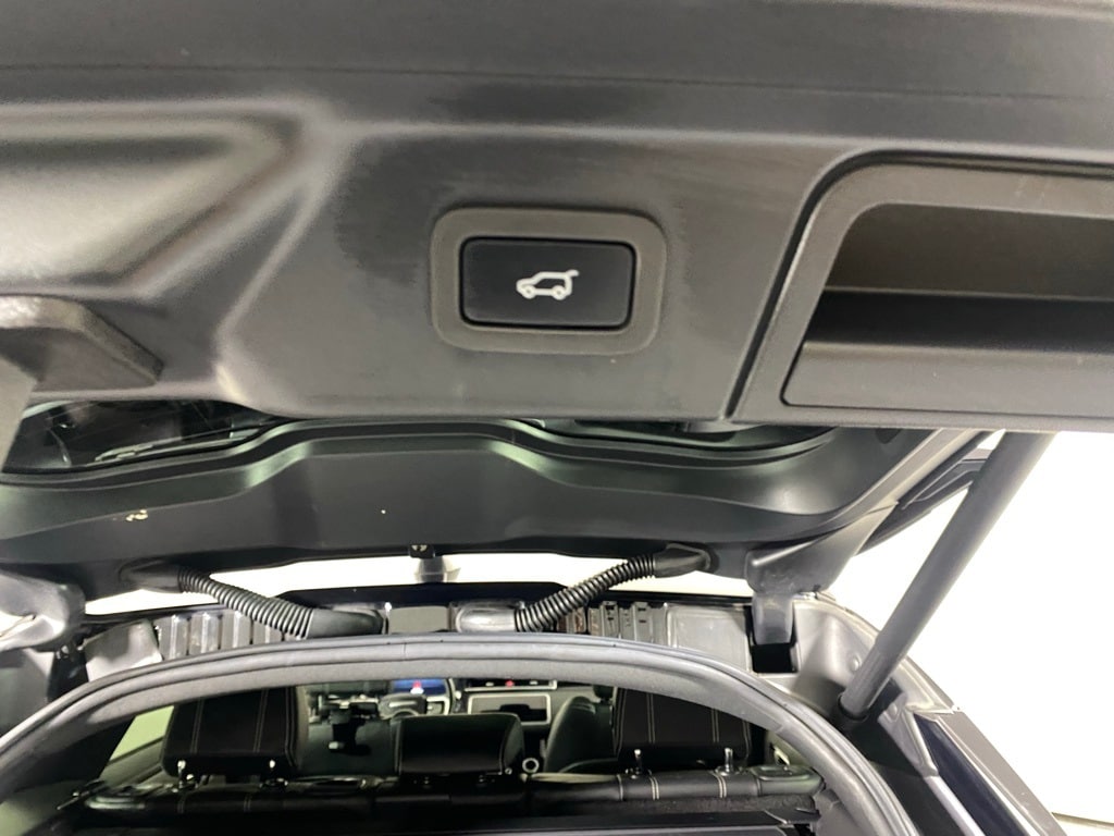 2021 LAND ROVER RANGE ROVER VELAR - Image 29