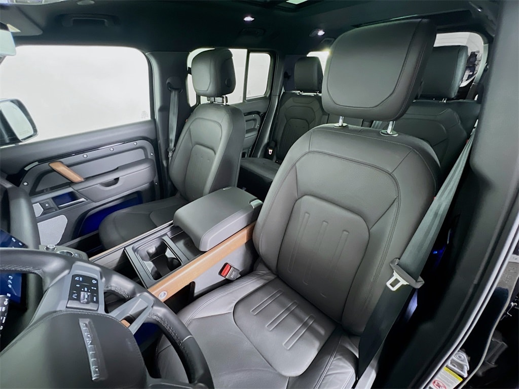 2024 LAND ROVER DEFENDER - Image 21