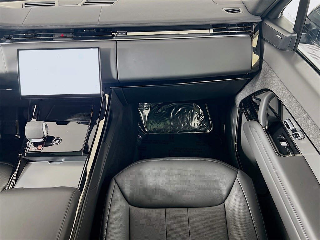 2025 LAND ROVER RANGE ROVER SPORT - Image 25