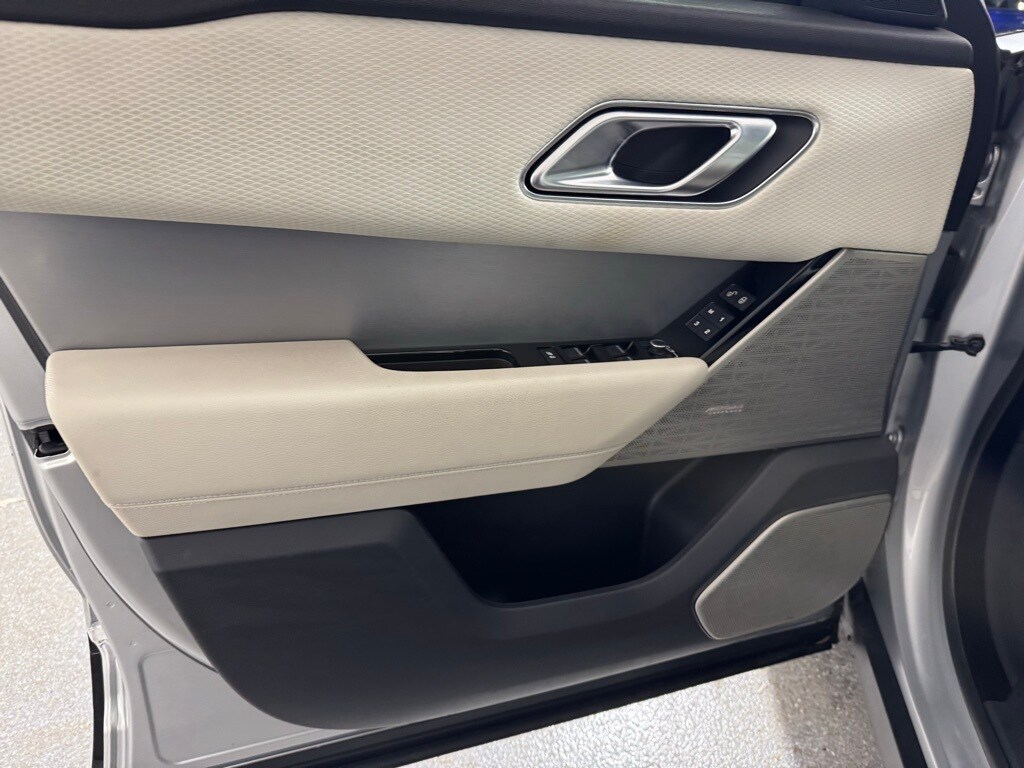 2019 LAND ROVER RANGE ROVER VELAR - Image 11